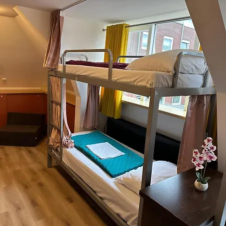 Space Hostel Amsterdam Zaandam-3
